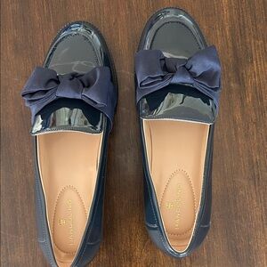 Bandolino Glossy Blue Flats with Bow Accent